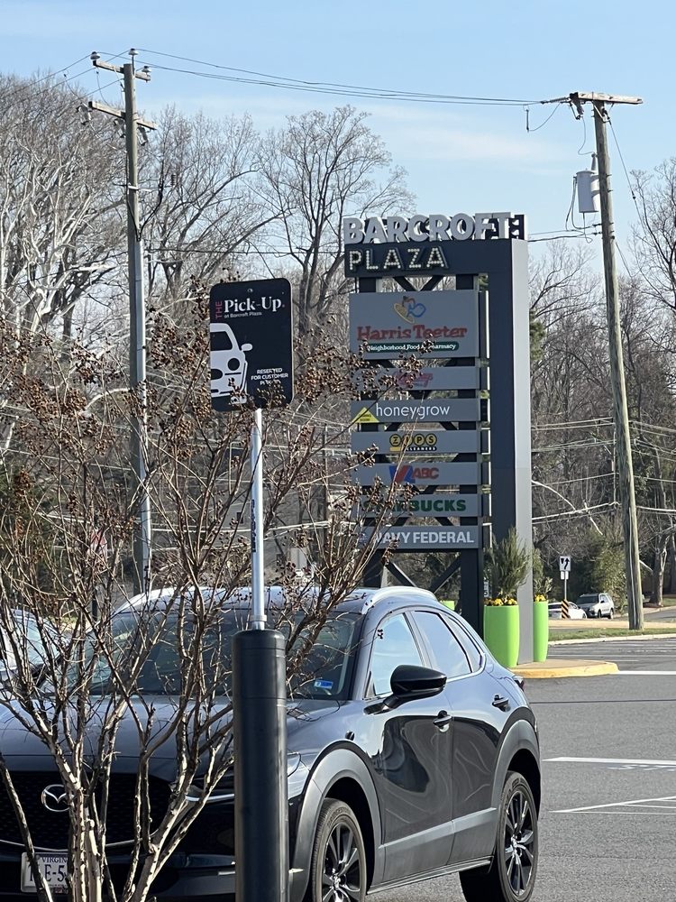Barcroft Plaza Logo