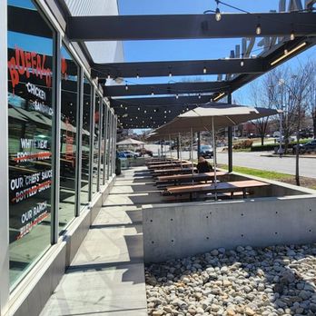 Shake Shack Park Road - Outside seating - Burgers Near Me - Charlotte, North Carolina Shake Shack Park Road - Outside seating - Burgers Near Me - Charlotte, North Carolina