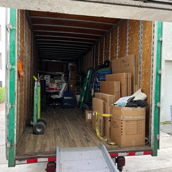 Ben Hur Moving and Storage - Loading truck clean and organized - Movers Near Me - Chatsworth, California Ben Hur Moving and Storage - Loading truck clean and organized - Movers Near Me - Chatsworth, California