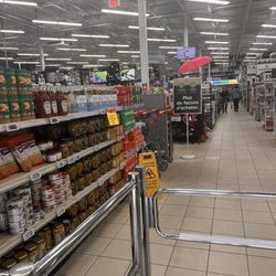 Canadian Tire - View from front