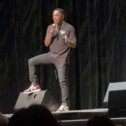Mal Hal comedian Mal Hal comedian