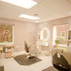 Royal Threading & Esthetics - Threading room