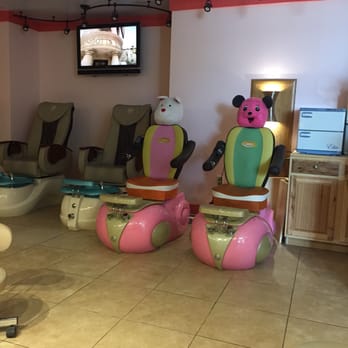Vip Nails - Cute chairs for the pixie-sized pro madonnas in training! - Nail Salons Near Me - Grand Rapids, Michigan