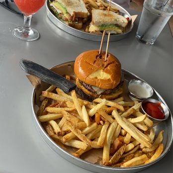 1909 - Top: Chicken Sammie Bottom: 1909 Burger Drink: heatwave - Bars Near Me - Temecula, California 1909 - Top: Chicken Sammie Bottom: 1909 Burger Drink: heatwave - Bars Near Me - Temecula, California