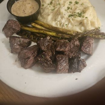 Mt. Washington Tavern - Steak, asparagus, mashed potatoes - American Near Me - Baltimore, Maryland Mt. Washington Tavern - Steak, asparagus, mashed potatoes - American Near Me - Baltimore, Maryland