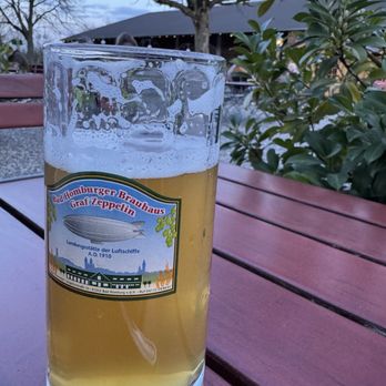 Kronenhof - Helles - Beer Garden Near Me - Bad Homburg, HE