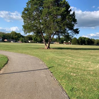 Parkwood Park - Walking path and field - Parks Near Me - Nashville, Tennessee