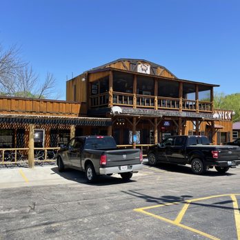 Missouri Hick Barbeque - Outside - Barbeque Near Me - Cuba, Missouri