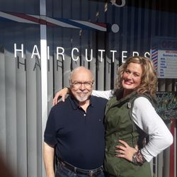 Oskar's Family Barbershop - OTeam
