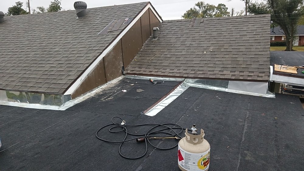 Slide of Juventino Rosas Roofing