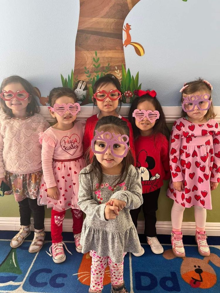 Saddletree Montessori Child Care Logo