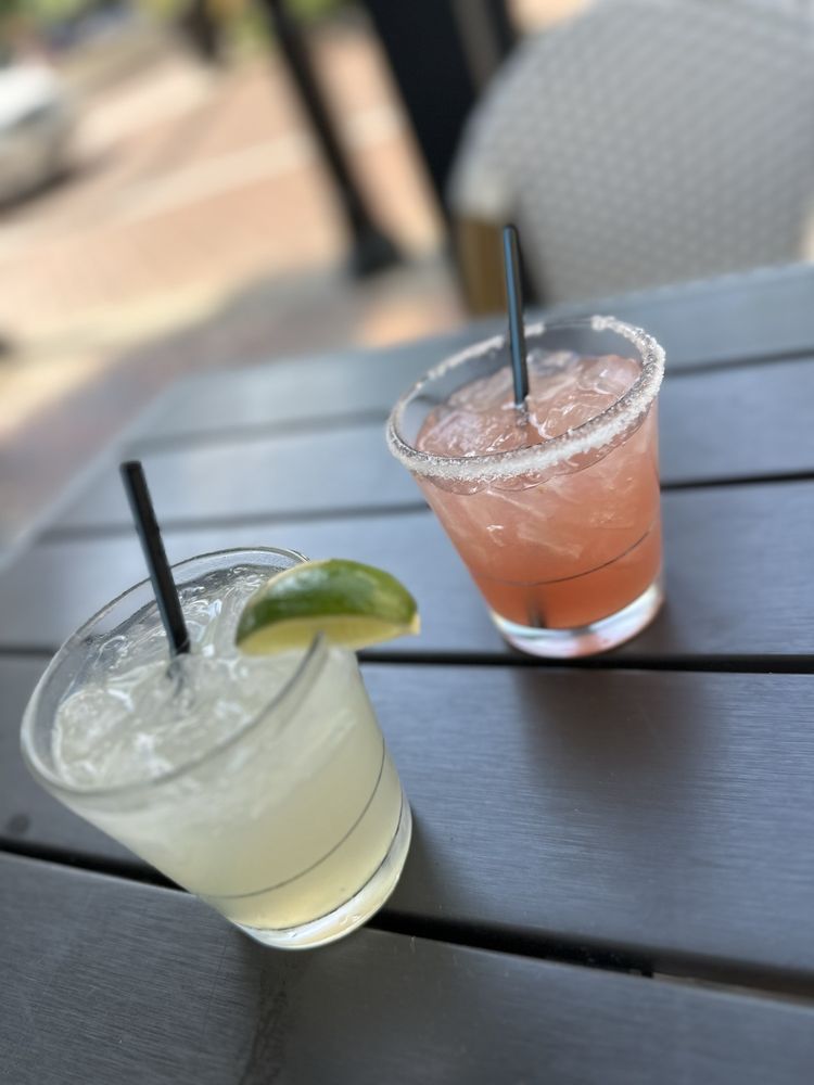 Gringos & Mariachis