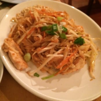 Marie's Cafe - Chicken pad Thai. - Coffee & Tea Near Me - London, XGL