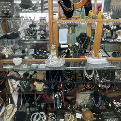 Trivia Antiques