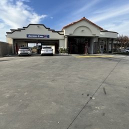 Exterior photo of Valvoline Express Care - MOORPARK, California Exterior photo of Valvoline Express Care - MOORPARK, California
