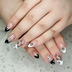 Luxe Nail Bar