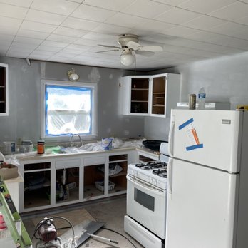 Pristine Painting - The kitchen before - Painters Near Me