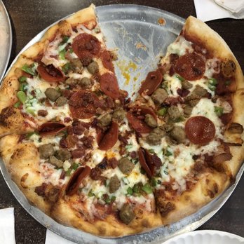 Waldy’s Pizza World & More - Medium Supreme pizza - Italian Near Me - Killeen, Texas