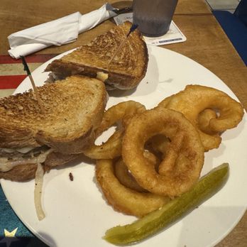 Sapphire's - Patty melt and onion rings - Sports Bars Near Me - Goose Creek, South Carolina Sapphire's - Patty melt and onion rings - Sports Bars Near Me - Goose Creek, South Carolina