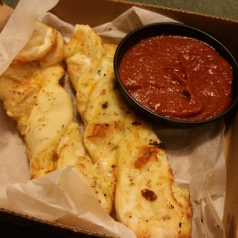 Round Table Pizza - Awesome Garlic Twists with Maranara Sauce!! - Pizza Near Me - Las Vegas, Nevada