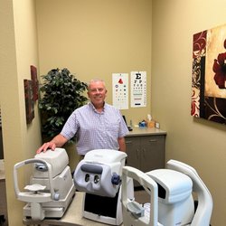Eddington Eyecare - Our doctor, Richard Eddington