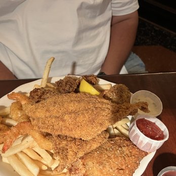 Pappadeaux Seafood Kitchen - Seafood Platter - Seafood Near Me - Phoenix, Arizona Pappadeaux Seafood Kitchen - Seafood Platter - Seafood Near Me - Phoenix, Arizona