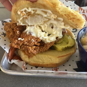Tumble 22 - Southern Chicken Sandwich - Mo Hot - American Near Me - Austin, Texas Tumble 22 - Southern Chicken Sandwich - Mo Hot - American Near Me - Austin, Texas
