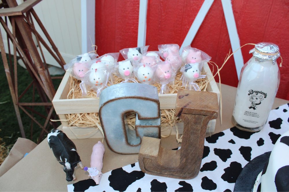 Betty Lou's Cake Pops Logo