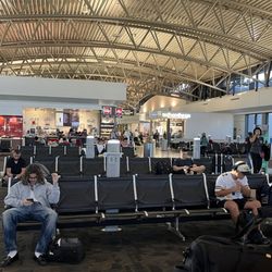 Airside F - TPA - Bright and airy-all the Tampa International airsides are great.