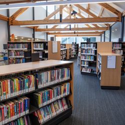 Sunriver Library - Wayfinder shelving and book browsing.