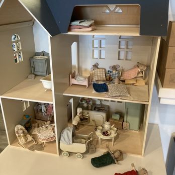 The Little Things - Lil house to play with in rear - Children's Clothing Near Me - Dallas, Texas The Little Things - Lil house to play with in rear - Children's Clothing Near Me - Dallas, Texas