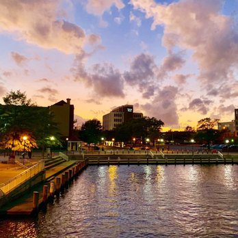 Elizabeth River Ferry - Public Transportation Near Me - Norfolk, Virginia
