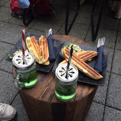 Teazone - Er staan slechts een paar panini's op de lunchkaart.