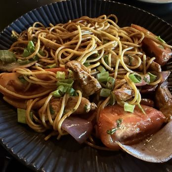 Paititi Peruvian Bistro - Tallarin saltado - Peruvian Near Me - Sacramento, California Paititi Peruvian Bistro - Tallarin saltado - Peruvian Near Me - Sacramento, California