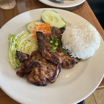 Pho Le Restaurant - Cơm Sườn Nướng (#61) - Vietnamese Near Me - Boston, Massachusetts
