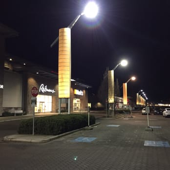 Market Crossing - Shopping Centers Near Me - Burnaby, British Columbia Market Crossing - Shopping Centers Near Me - Burnaby, British Columbia