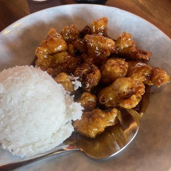 MiYa Chinese - Lunch General Tsos Chicken with White Rice - Chinese Near Me - Dallas, Texas MiYa Chinese - Lunch General Tsos Chicken with White Rice - Chinese Near Me - Dallas, Texas