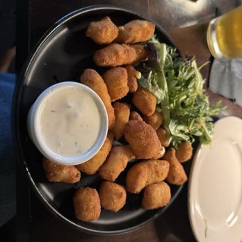 Inn At Cedar Crossing - Cheese curd app - American Near Me - Sturgeon Bay, Wisconsin Inn At Cedar Crossing - Cheese curd app - American Near Me - Sturgeon Bay, Wisconsin