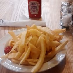Hooked Fish bar - The 'small' portion of chips