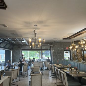 Brunch With Me - Dining area - Breakfast & Brunch Near Me - Saint Clair Shores, Michigan Brunch With Me - Dining area - Breakfast & Brunch Near Me - Saint Clair Shores, Michigan
