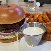 スポーツバー 写真 : The 59's Sports Bar & Diner （ザ フィフティーナイン