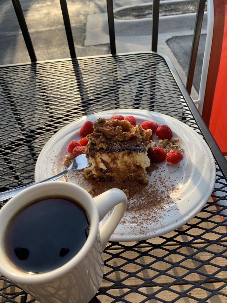 JOE’S ITALIAN GRILL - 28 Photos & 28 Reviews - Pizza - 669 E Robinson