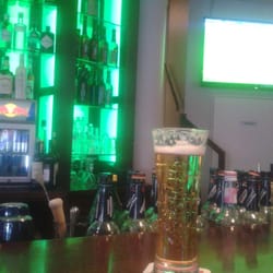 Alexander's Bistro - Tresenblick bei der Skyübertragung