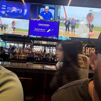 Ale & Ivy - Sports Bars Near Me - Spring, Texas