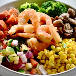 Fresh One Kitchen - Shrimp Bowl  -Garlic Butter Shrimp -White Rice -Sweet Corn -Glazed Mushrooms -Roasted Broccoli -Spicy Carrots -Cucumber & Tomatoes