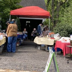 Independent Thrift Shop - Fake charity staff selling donated items for profit at their own garage sale outside the Independent Thrift Shop store..... appalling!