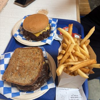 Goldburger - Burgers Near Me - Los Angeles, California Goldburger - Burgers Near Me - Los Angeles, California