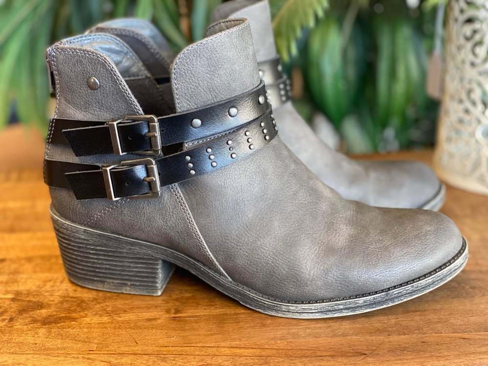 RENEWED TREASURES THRIFT STORE Updated September 2024 47 Photos 824 West Commercial St