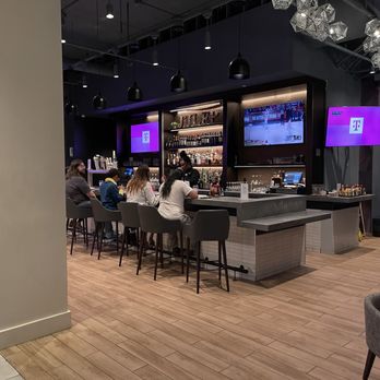 Hyatt Regency Milwaukee - Julep, the on-site bar. - Hotels Near Me - Milwaukee, Wisconsin
