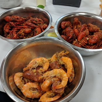 Crawfish Cafe - 2lbs of crawfish per bowl, 1lb shrimp with sausage. - Seafood Near Me - Houston, Texas